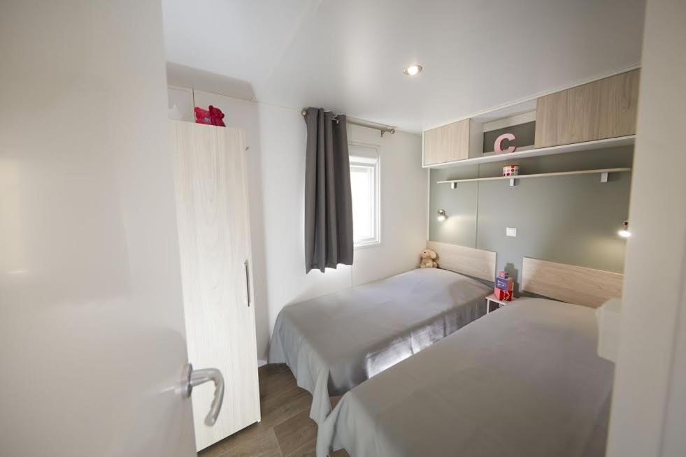 Camping Victoria Canet De Mar Exterior photo
