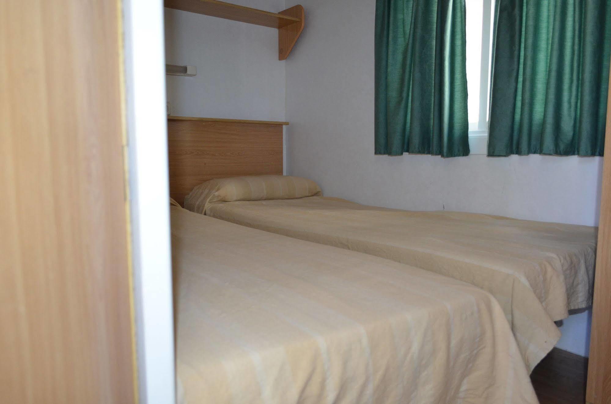 Camping Victoria Canet De Mar Exterior photo