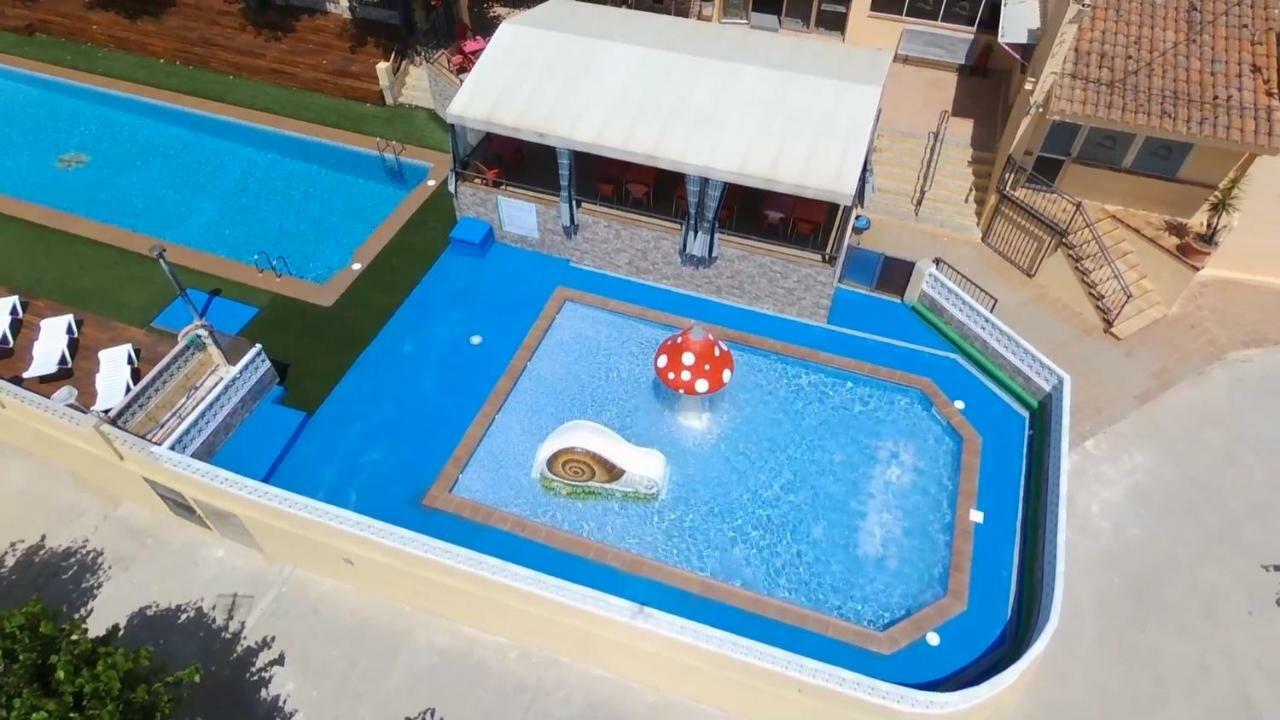 Camping Victoria Canet De Mar Exterior photo